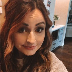 Meet your Posher, April